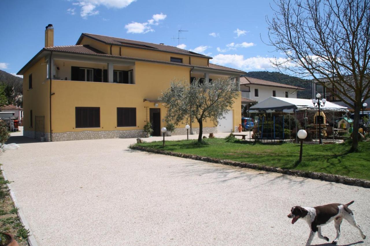 Mansarda Con Camino Lägenhet Montefranco Exteriör bild